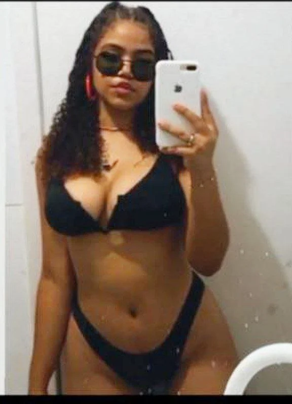 Novinha foi vazada pelo corno baixem e repostem main image