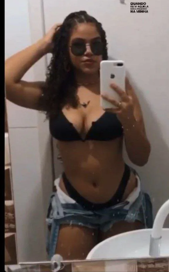 Novinha foi vazada pelo corno baixem e repostem image 2