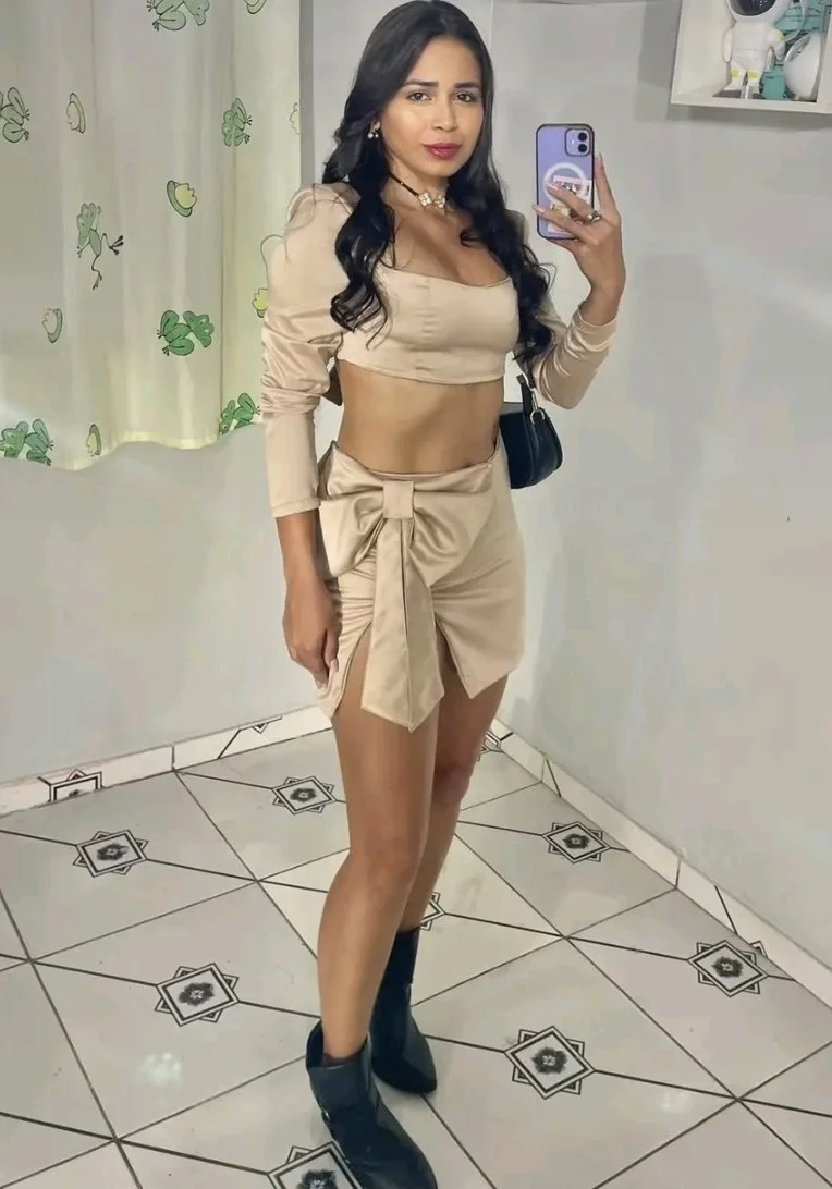 Repost: Vizinha gostosa 😈 image 2