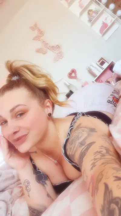 Busty Pawg Queen 2 cover image