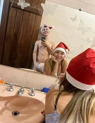 Loirinha novinha dando pro namorado cover image