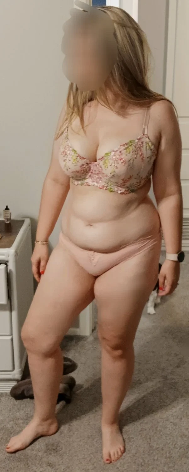 Sexy curvy thick wife image 2