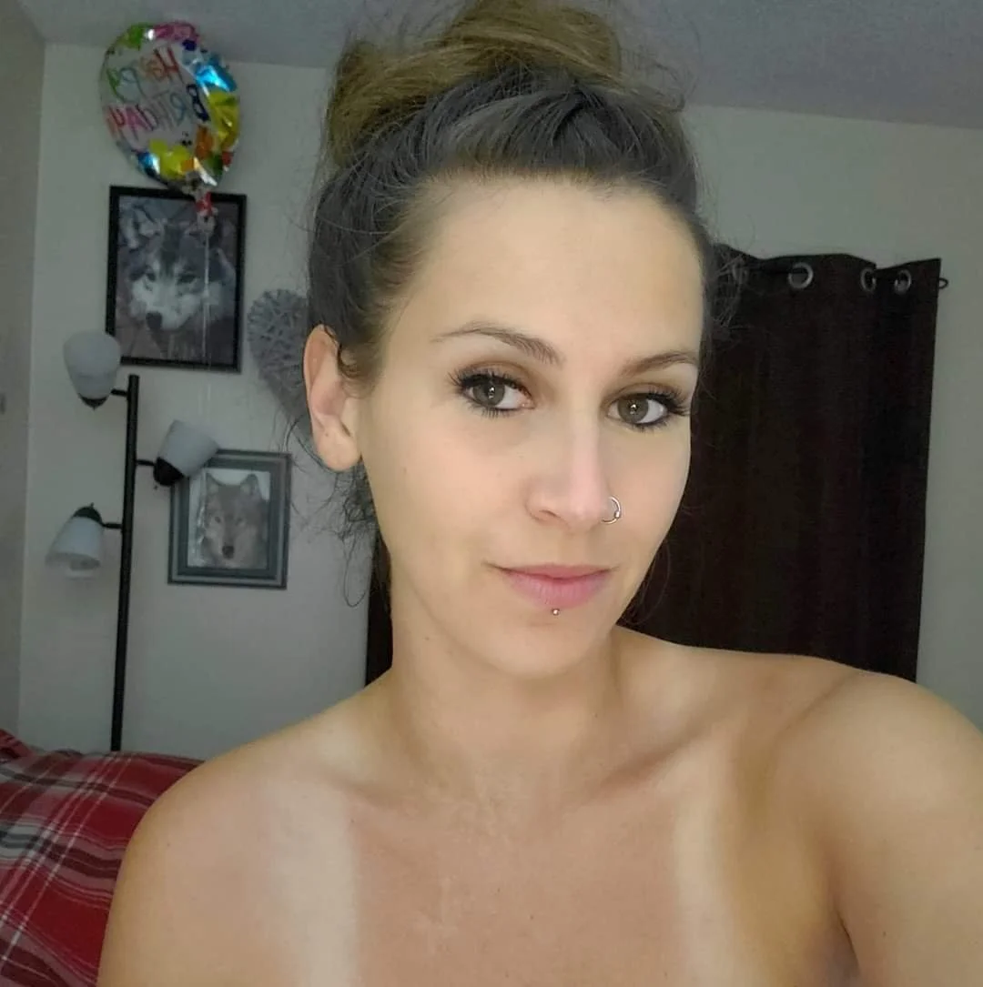 Shannon T the Sexy Canadian Slut showing off image 3