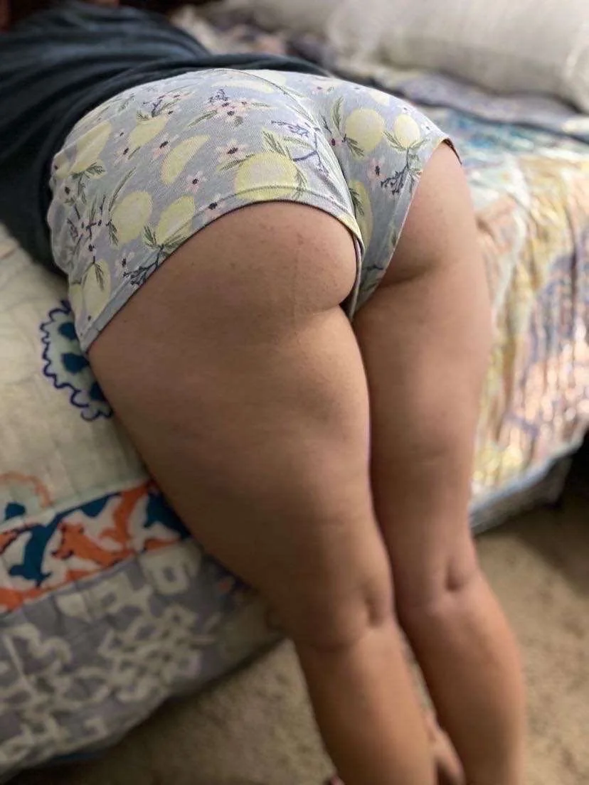 Mywifestitsme curvy wife image 3