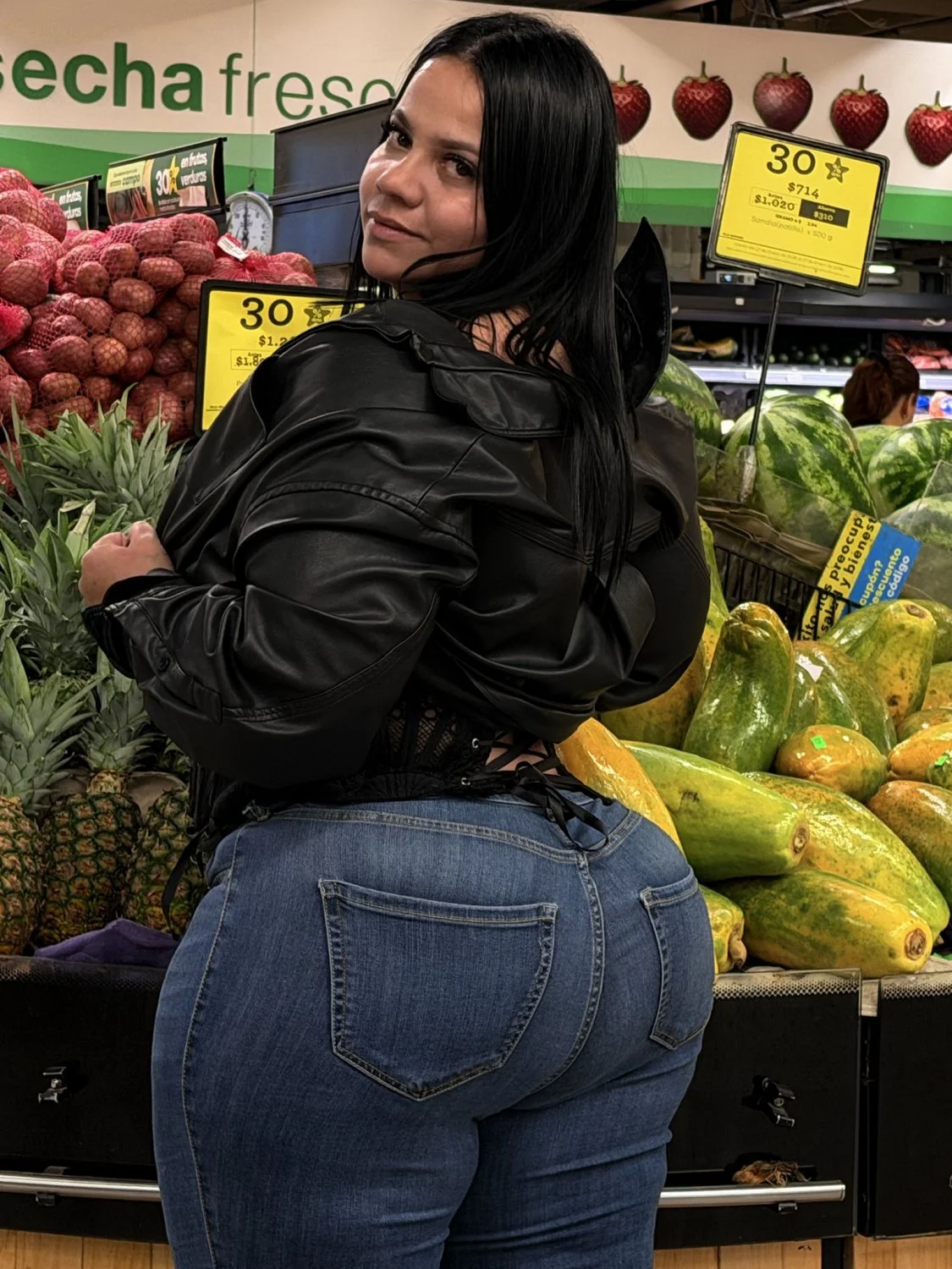 PhAt c0lOmb1An Bo0tY !! main image