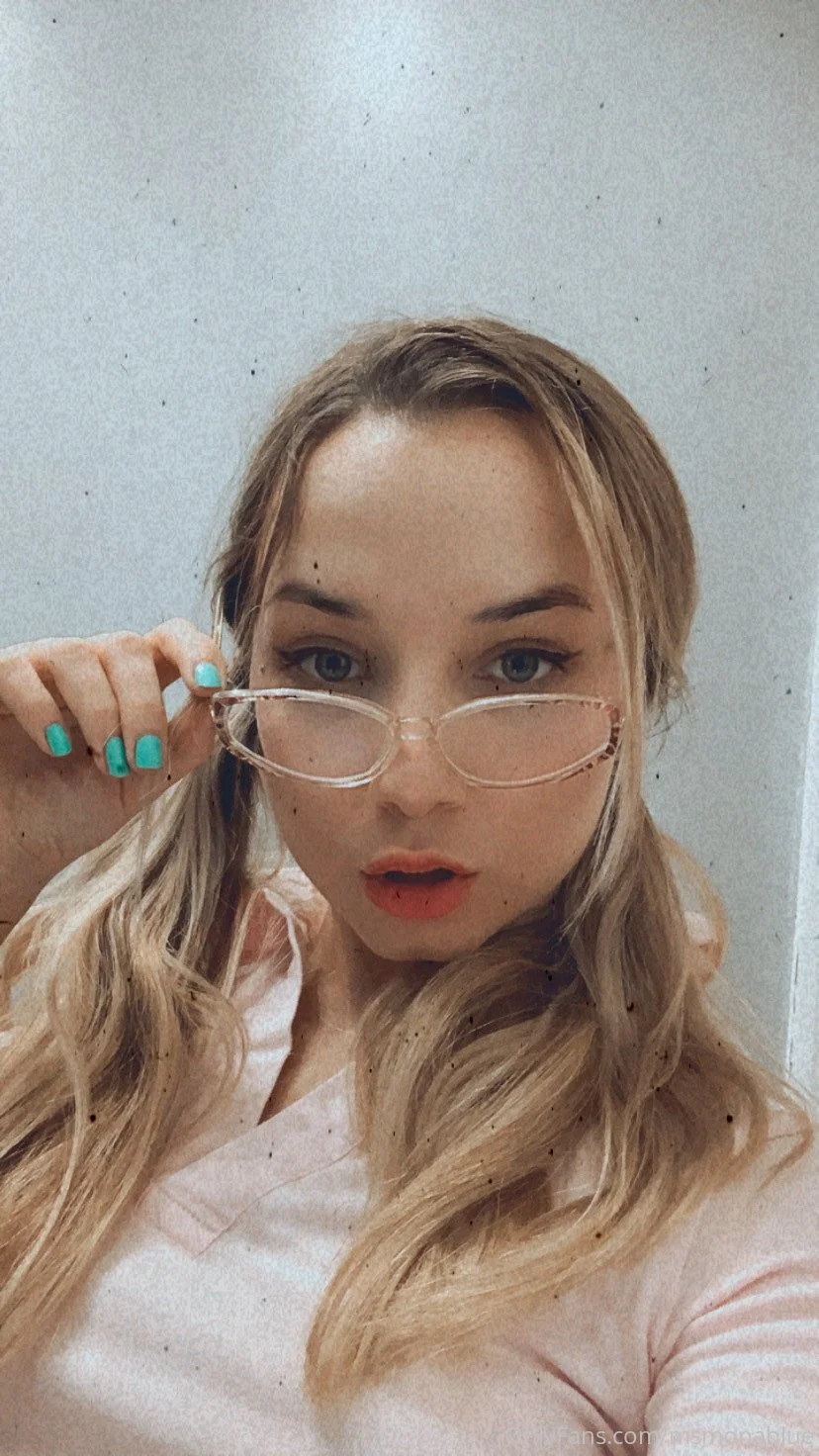 Mona Blue image 3
