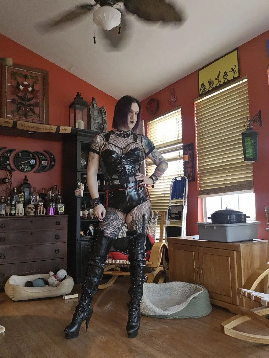Sissy Tiffany Minx showing off a bit of her dominant side. main image
