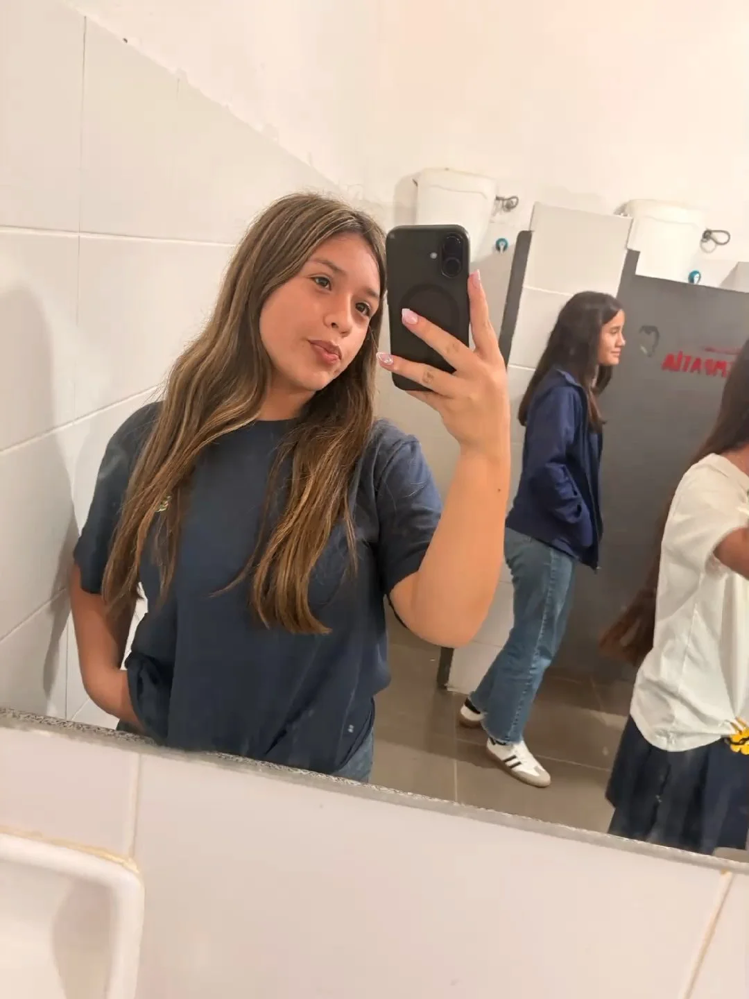 Aguss culona de salto uy image 8