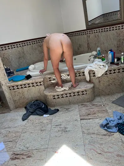 NYC slut showing off her MILF body! cover image
