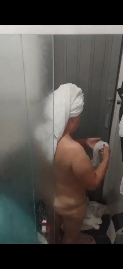 Vó coroa gordinha rabuda image 3
