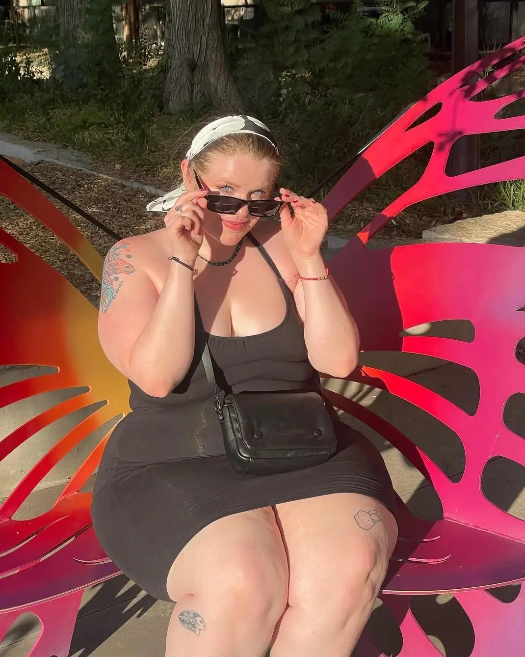 Plump booty image 7