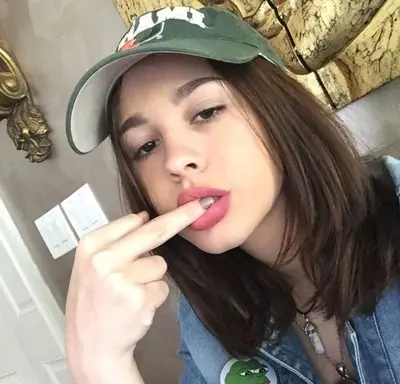 Enya Umanzor/enjajaja - DM for more! cover image