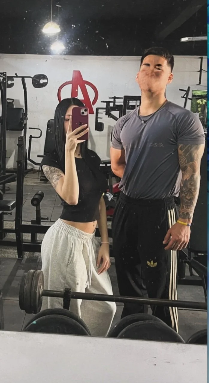 mi novia petea al entrenador image 1