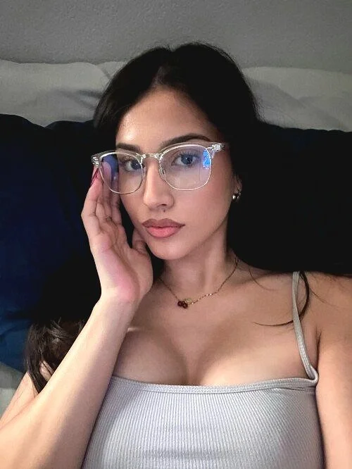 Stunning perfect milf Melinalopez 😍🥵🥵🔥🔥 main image