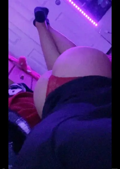 Aliyah's Cute Tight Booty Selfies cover image