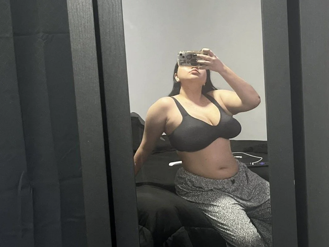 Phat pussy Latina image 18