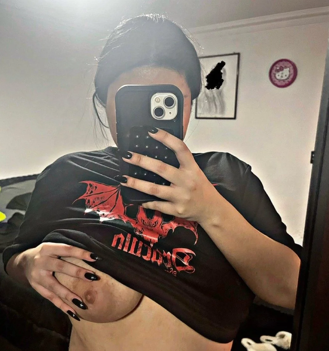 Phat pussy Latina image 9