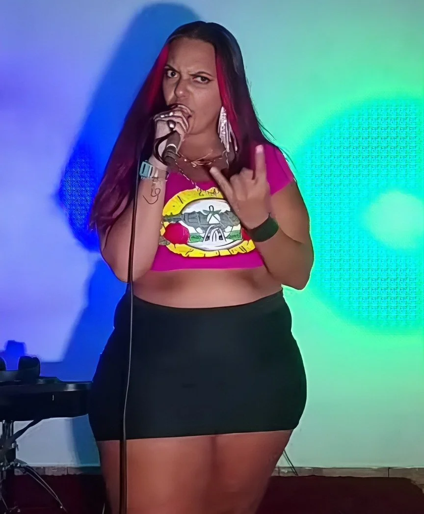 Paty Burton Cantora Sexy image 3