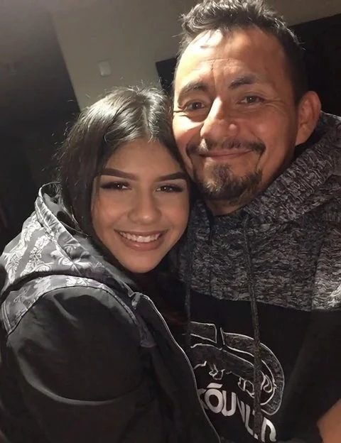 Padre e hija borrachos image 3
