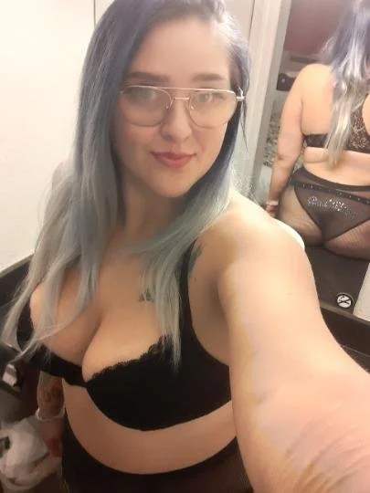CHUBBY & CURVY 24 YEAR OLD SNOW BUNNIE BRANDI image 9