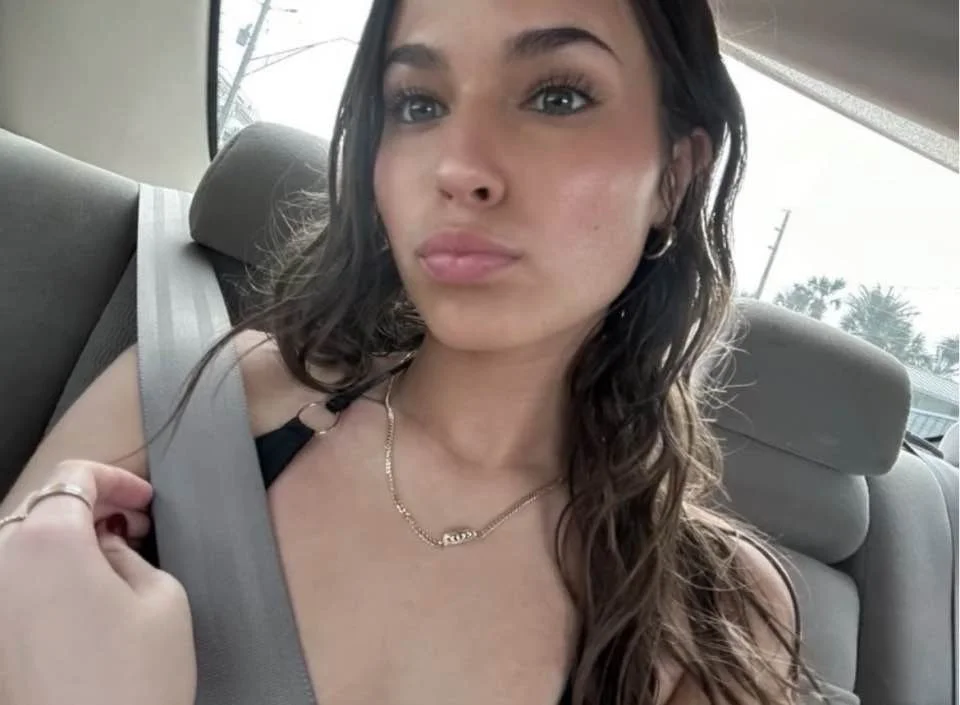 Mia Devane, 18, FL image 8