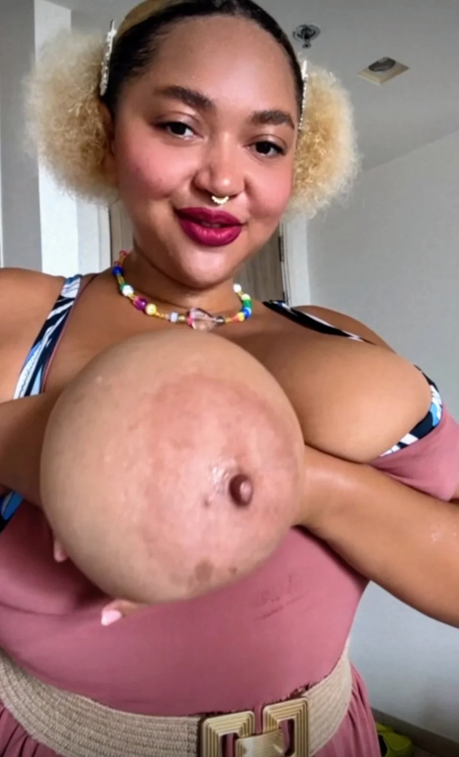 Rosa V Beauty Boobs image 6