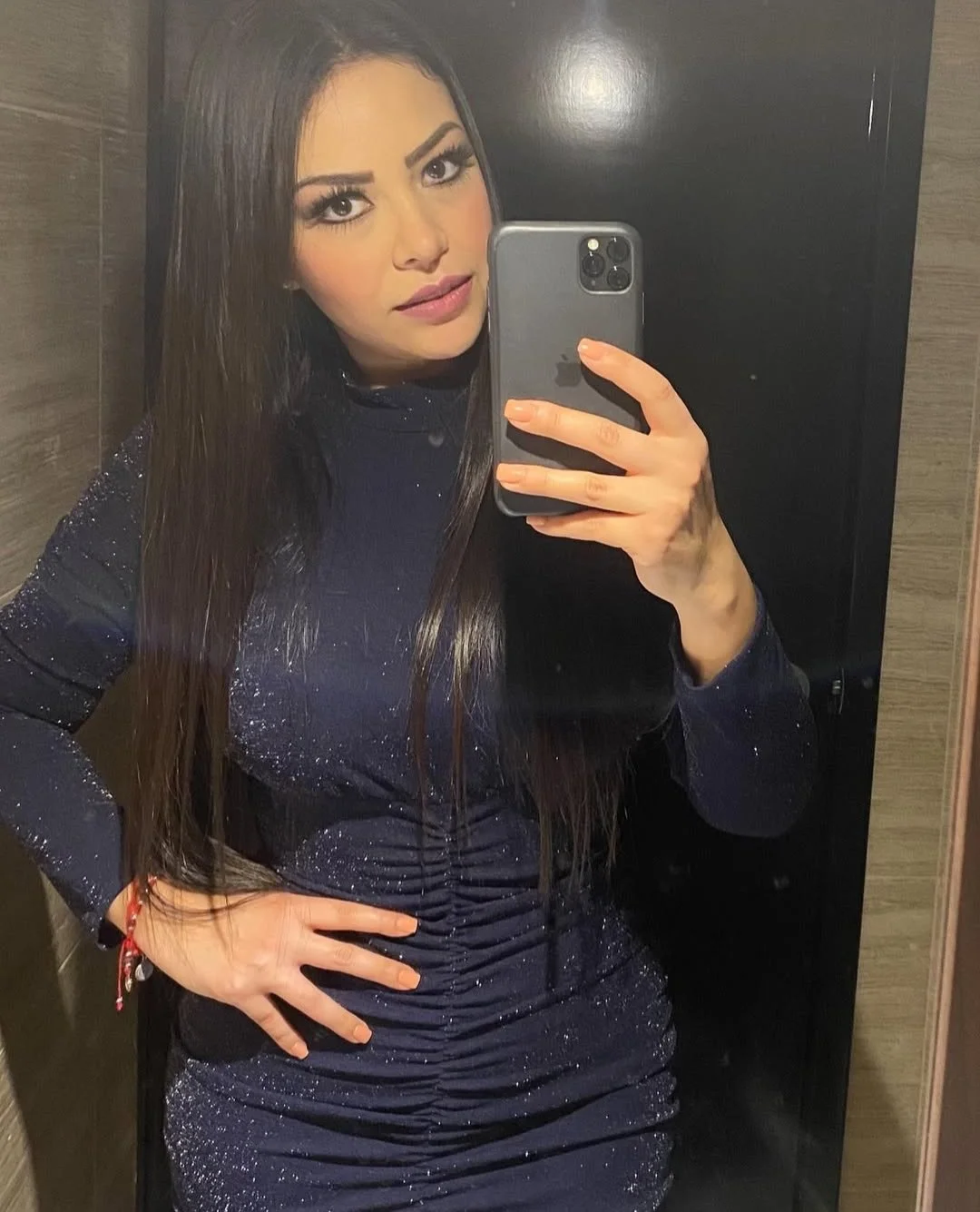 Señora Lucia bacerot te cojo por el culo puta cerda madura image 7