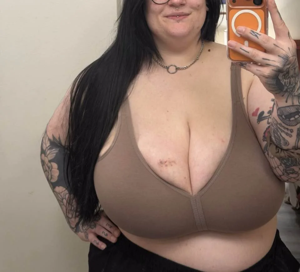 Vengeful kik slut Ashley the fatty free use image 10