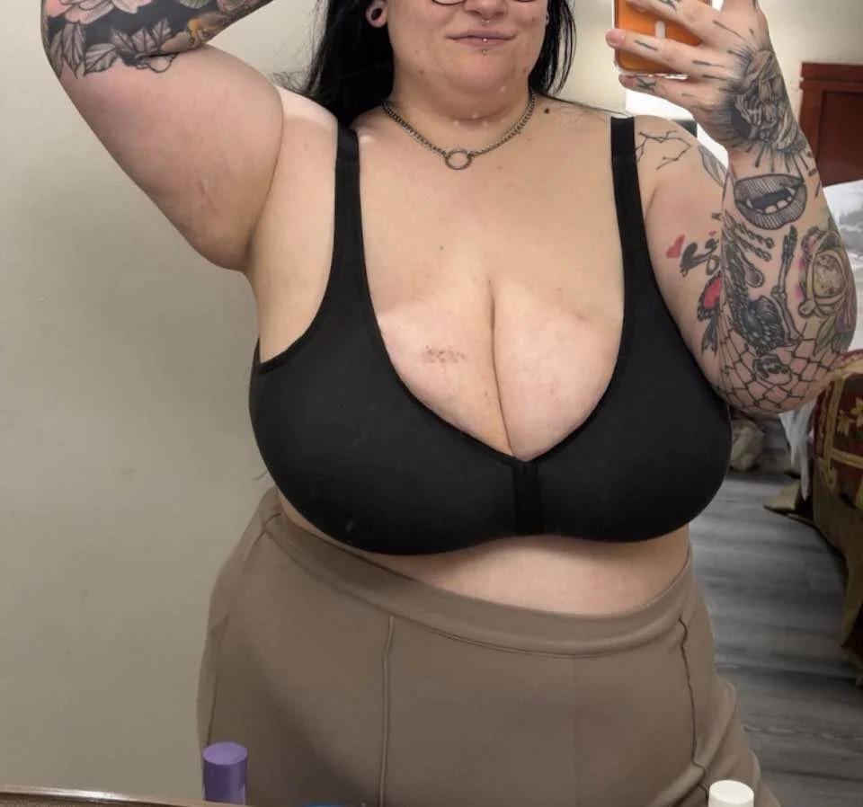 Vengeful kik slut Ashley the fatty free use image 4