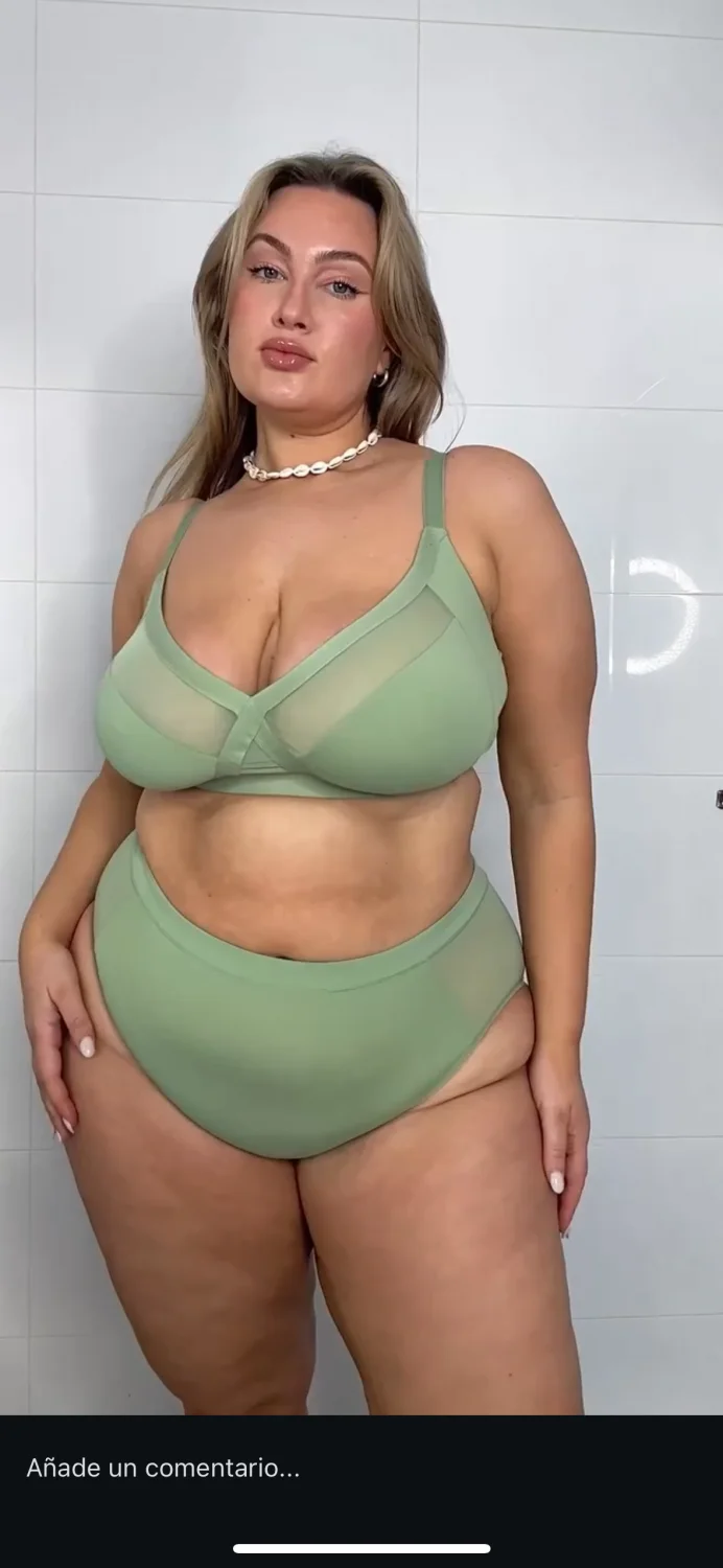 Best curvys on ig #1 image 18