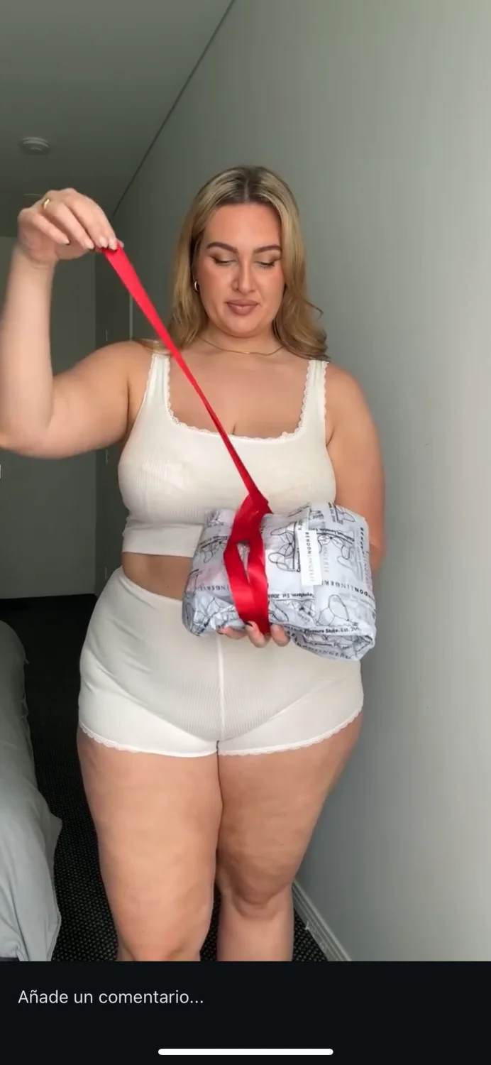 Best curvys on ig #1 image 26