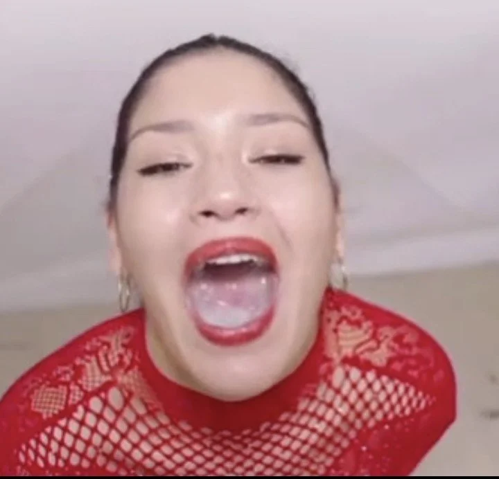Bukkake Latina 1 image 2