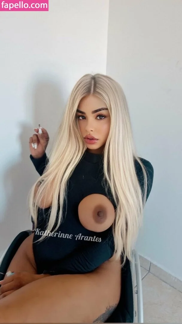 See her videos all the time but her photos are garbage quality 🤷 Tgirl image 14