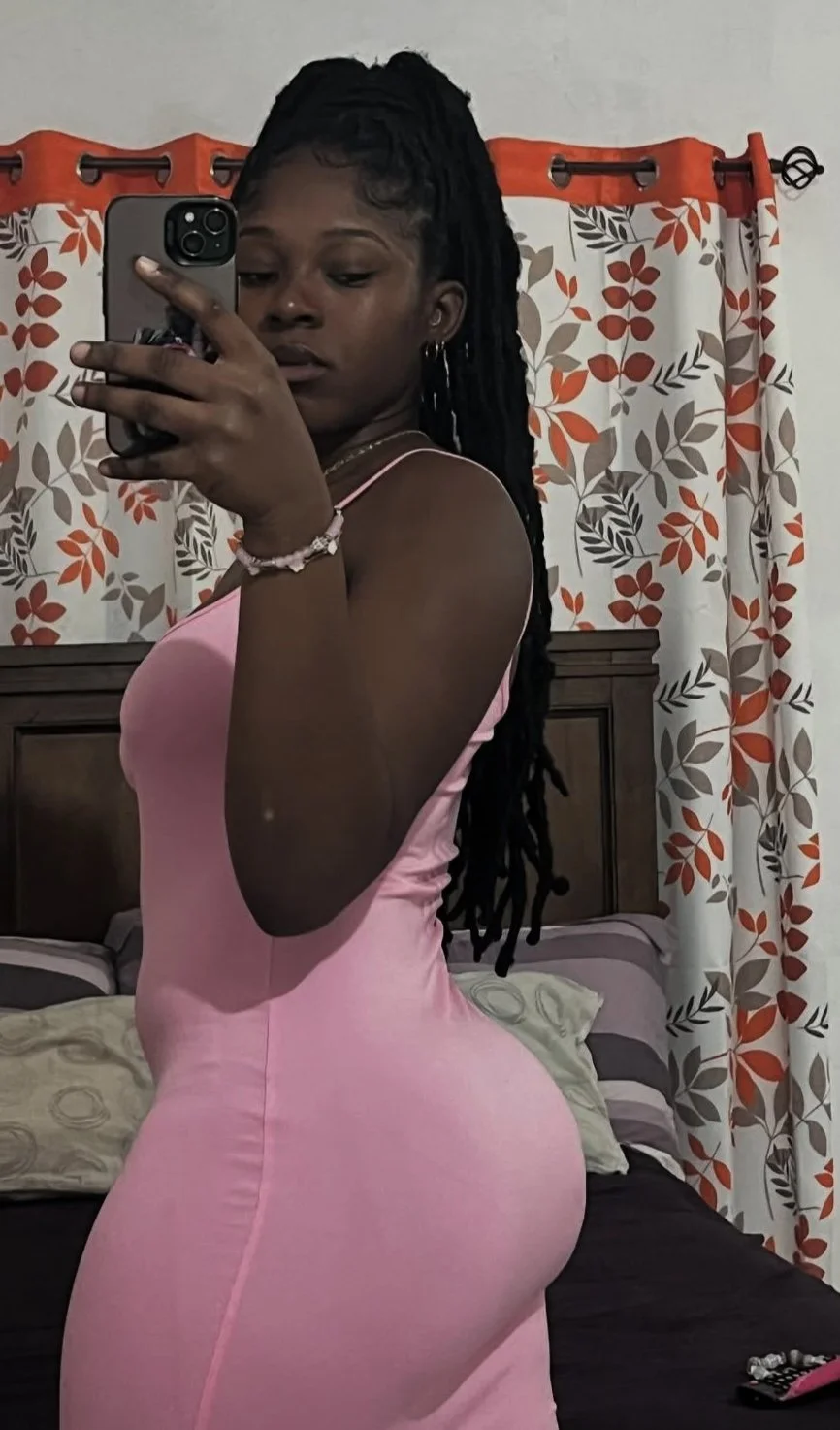 Sexy Jamaican girl with phat ass image 12