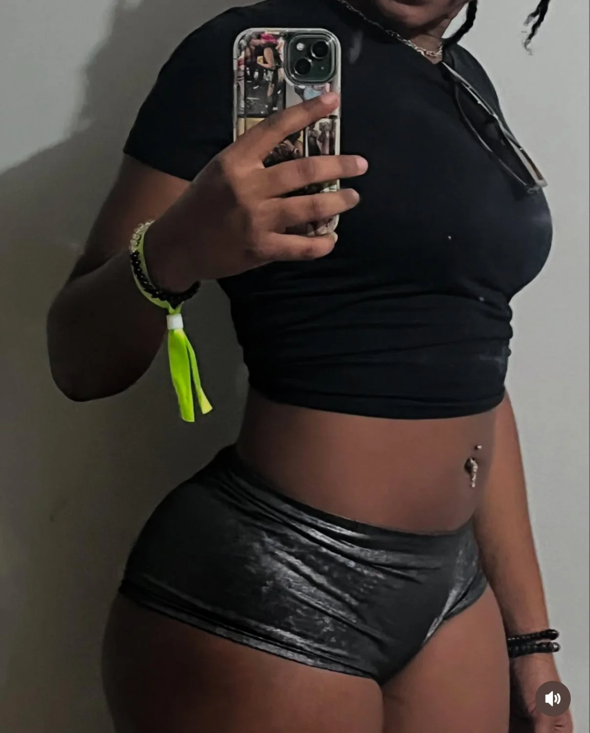 Sexy Jamaican girl with phat ass image 31