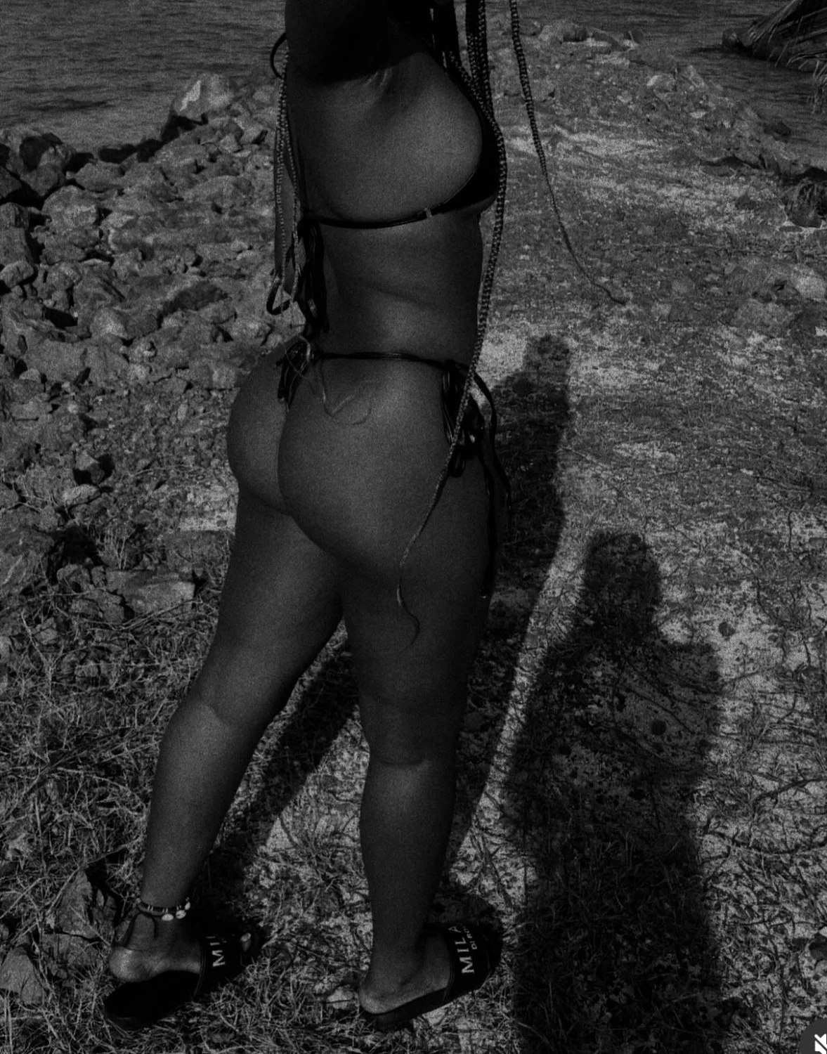Sexy Jamaican girl with phat ass image 5
