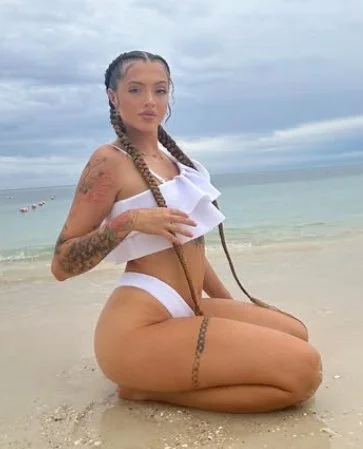 vicky sexy ass image 4