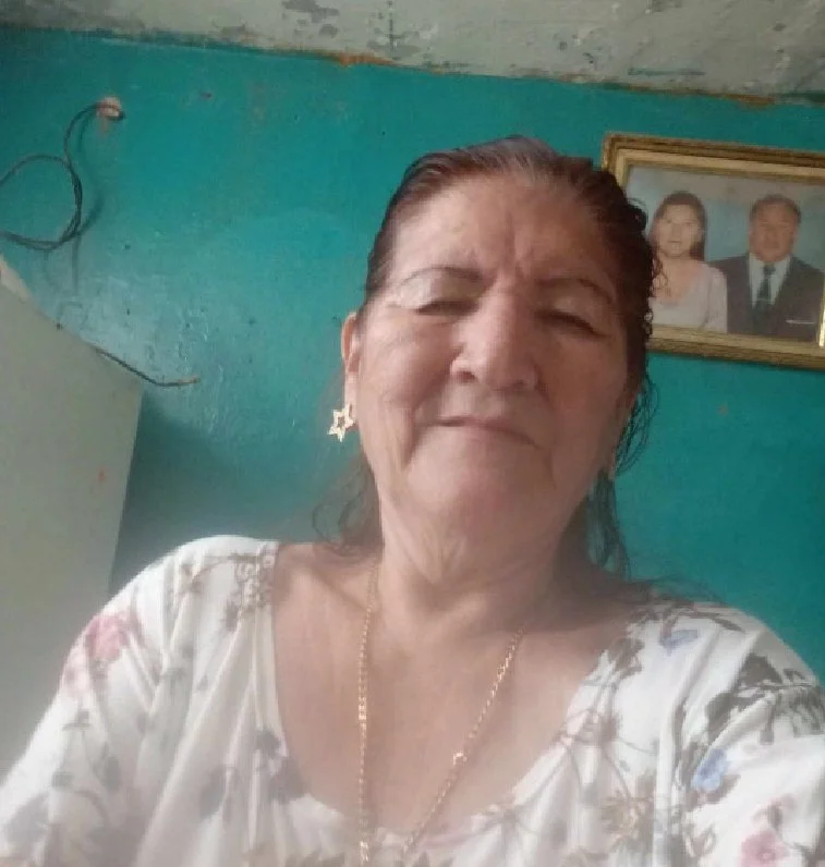 SEÑORA ABUELA VIRGINIA MADURA INFIEL main image