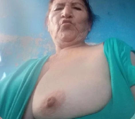 SEÑORA ABUELA VIRGINIA MADURA INFIEL image 2