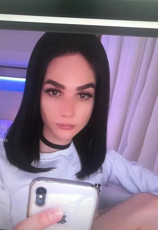 Cute tranny sex cam image 9
