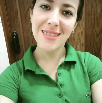 Ayudemosla a ser famosa, ella lo pidió, tiene futuro en esto? Opinen cover image