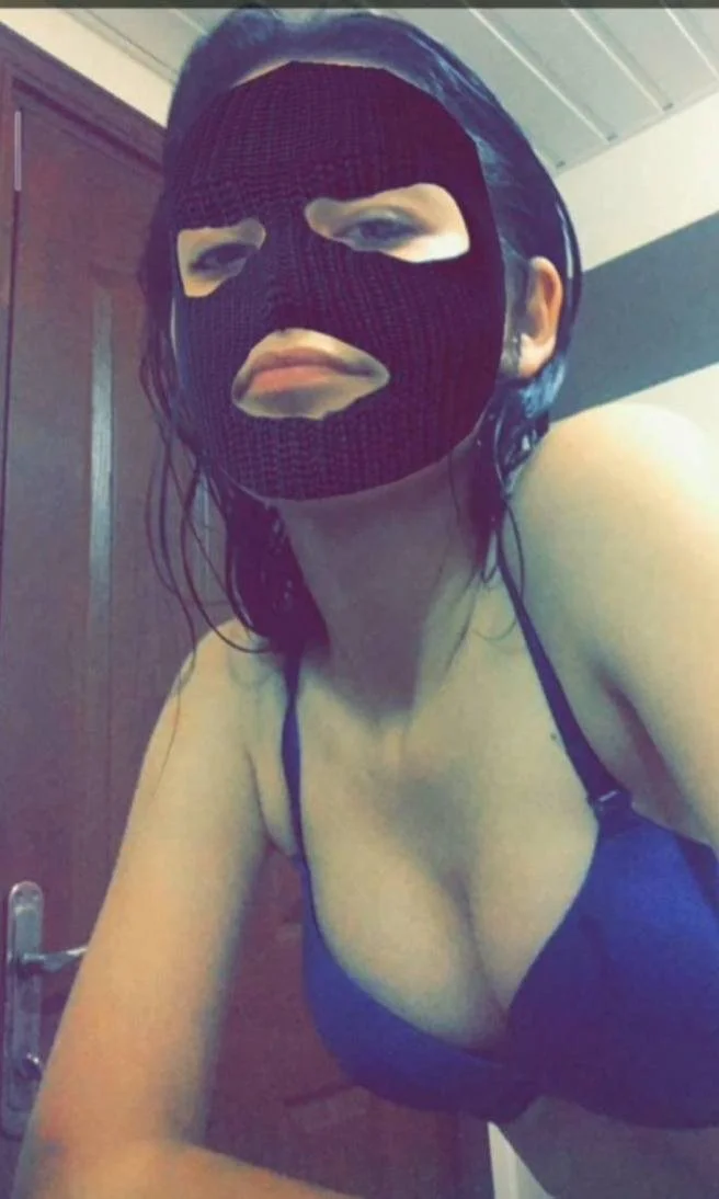 Bosnian girl gets exposed image 2