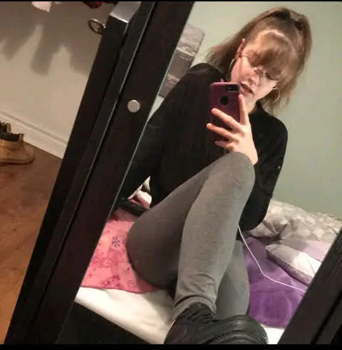 Another slut on display image 3