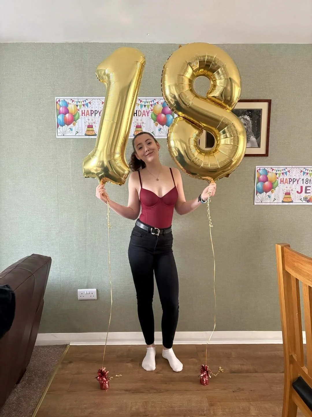 Ninfeta novinha de 18 anos vazada sentando gostoso! branquinha peituda caiu na net amador vazados image 1