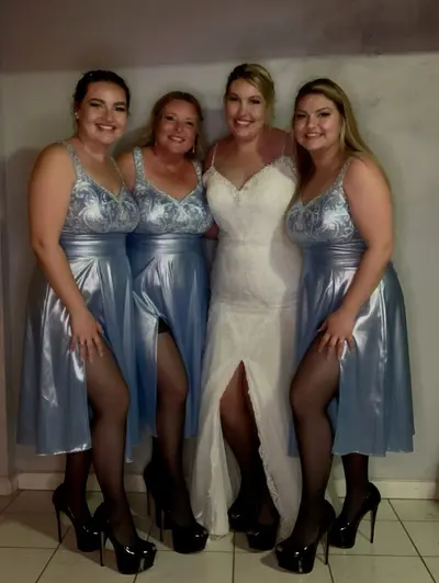 Mommy and her piggies! Let’s see how fast we can get them commented liked and shared. Who’s your fav cover image