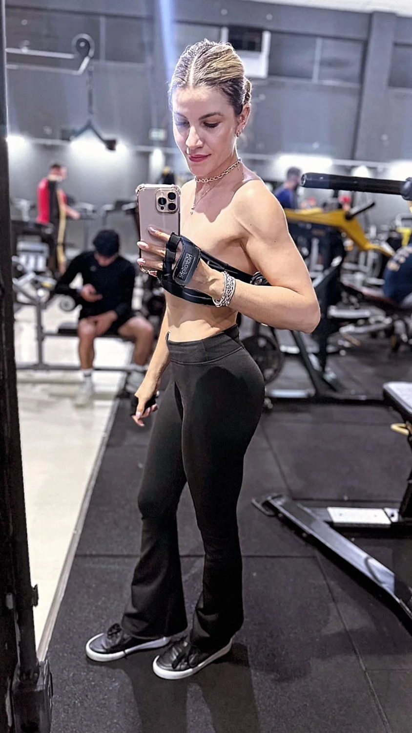 PARTE 2 Dentro sim ou não? Loira rata de academia image 8