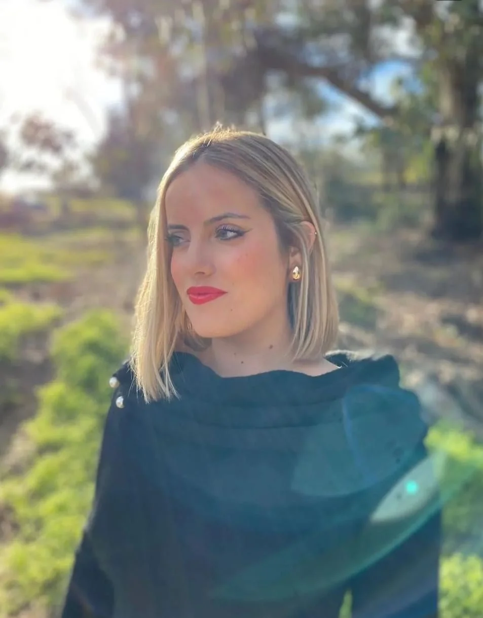27yo hot blonde wife main image