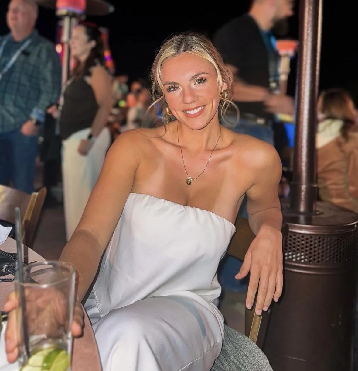 Sexy sports broadcaster image 23
