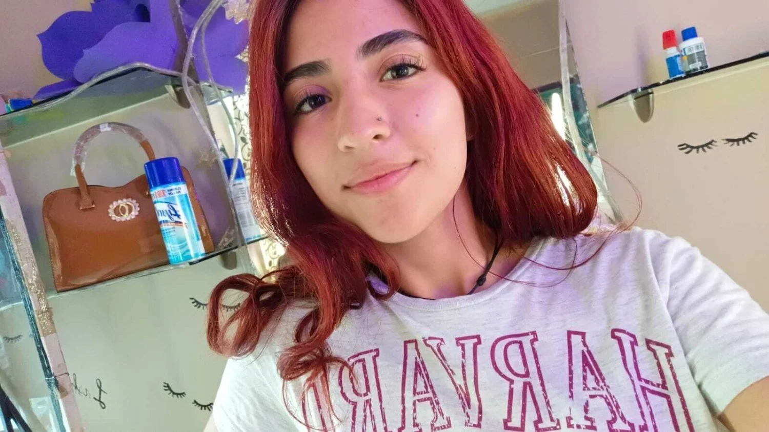 Pelirroja putita con lindos pies y carita de inocente 🤤 image 41