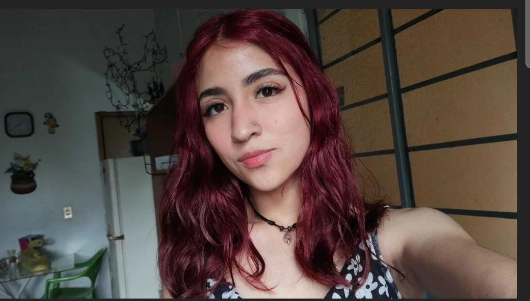 Pelirroja putita con lindos pies y carita de inocente 🤤 image 42